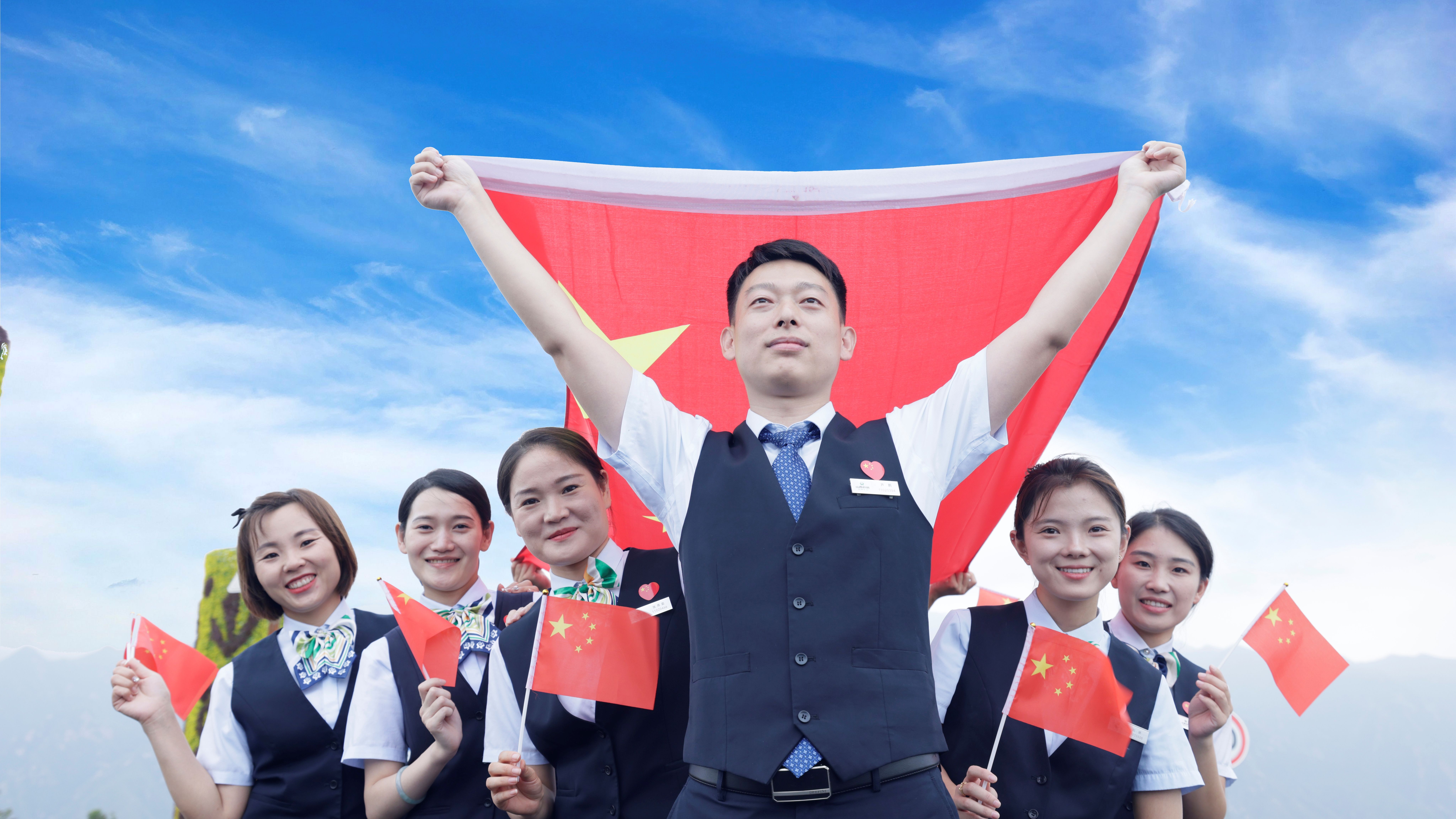 59.《國旗飄揚 紅色信仰鑄輝煌》永濟農(nóng)商銀行謝紅軍 (2) 59.《國旗飄揚 紅色信仰鑄輝煌》永濟農(nóng)商銀行謝紅軍 (2)