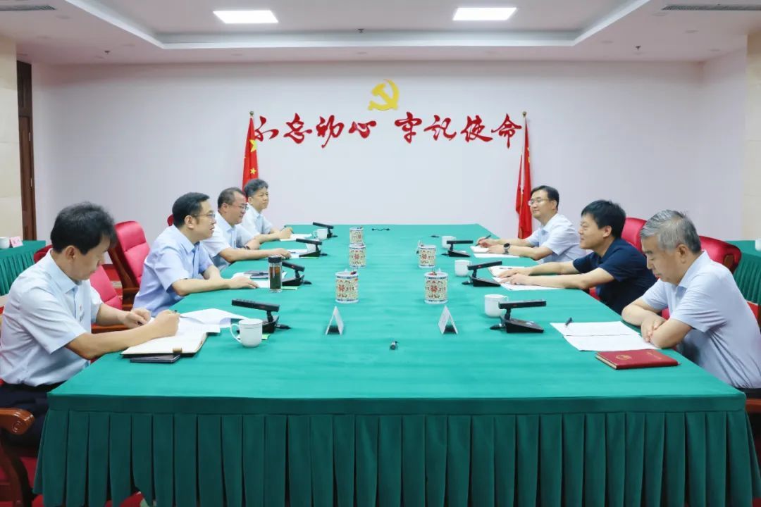 省農(nóng)商行黨委書(shū)記任凱與晉中市委副書(shū)記、市長(zhǎng)劉星一行舉行會(huì)談